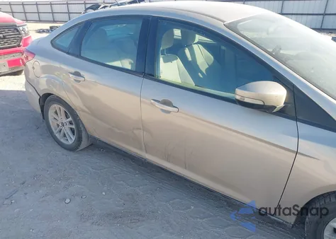 2017 Ford Focus Se z USA, uszkodzony, nr VIN 1FADP3F27HL229752